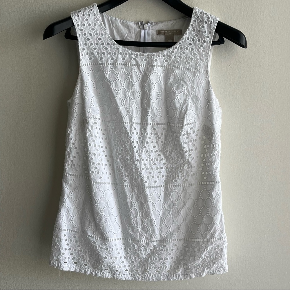 Banana Republic White Lace Eyelet Sleeveless Shell Tank Blouse Cottagecore